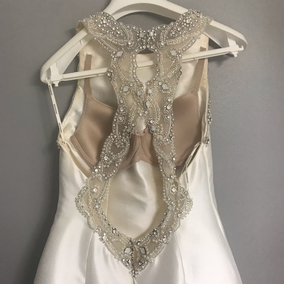 Pronovias Agnes Ivory Mikado Silk Wedding Dress - Picture 5 of 8